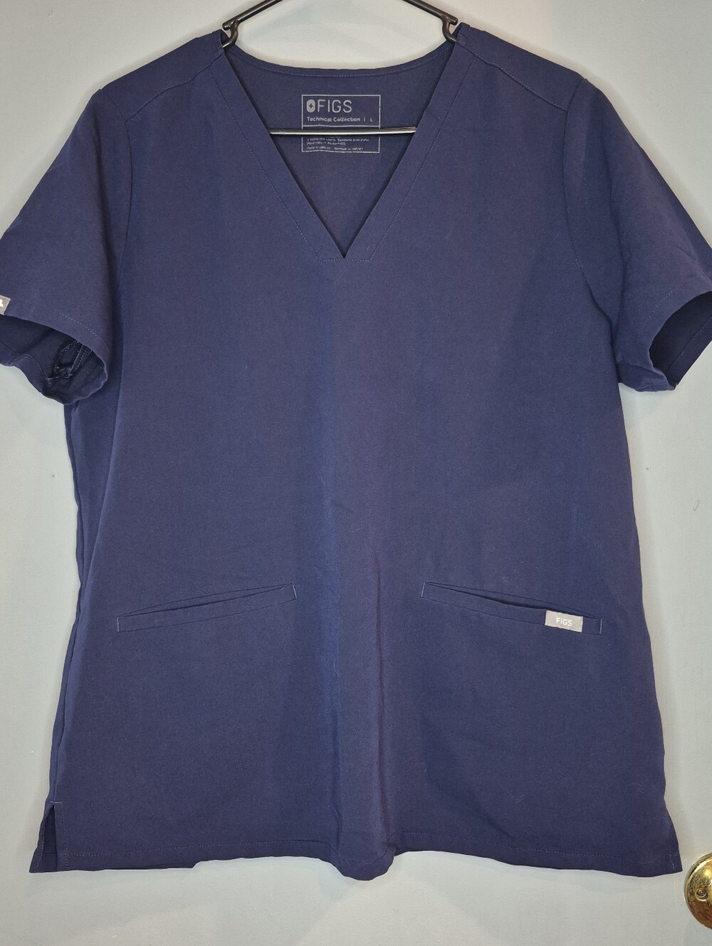 Figs Women’s V-Neck Top in Navy